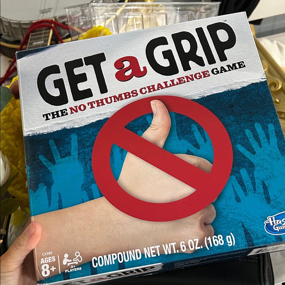 Hasbro Get a Grip Game - Red and Blue Challenge